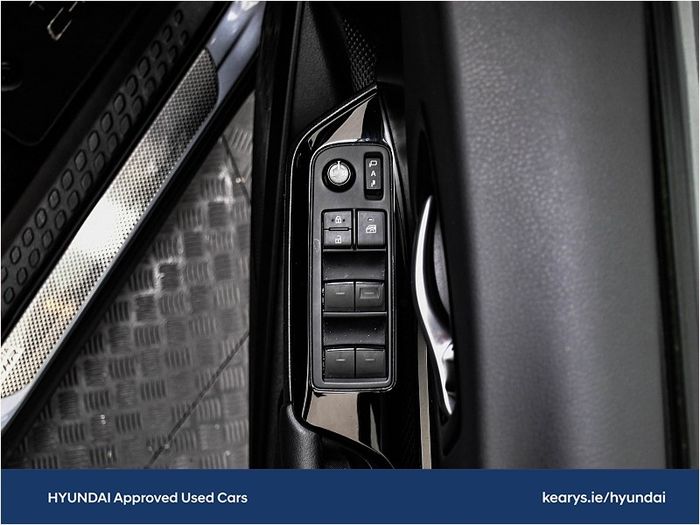 Toyota C-HR 2023