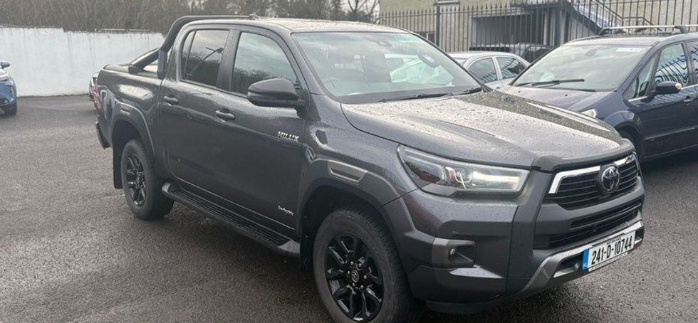 Toyota HiLux 2024