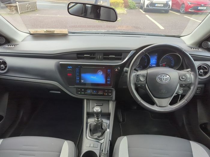 Toyota Auris 2015