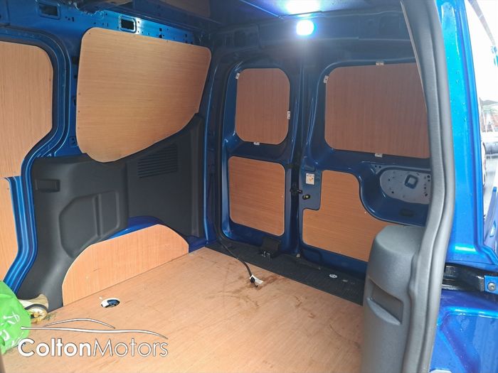 Ford TRANSIT COURIER 2025