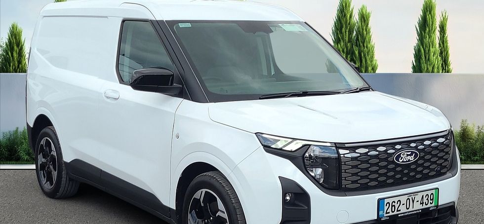 Ford TRANSIT COURIER 2026