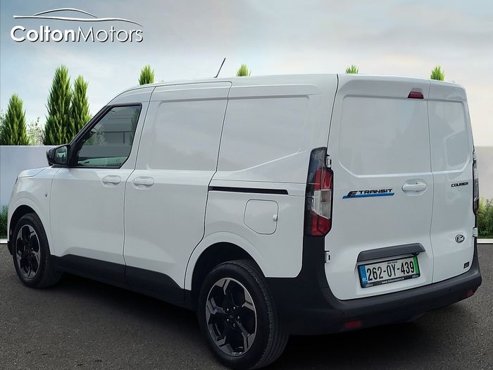 Ford TRANSIT COURIER 2026