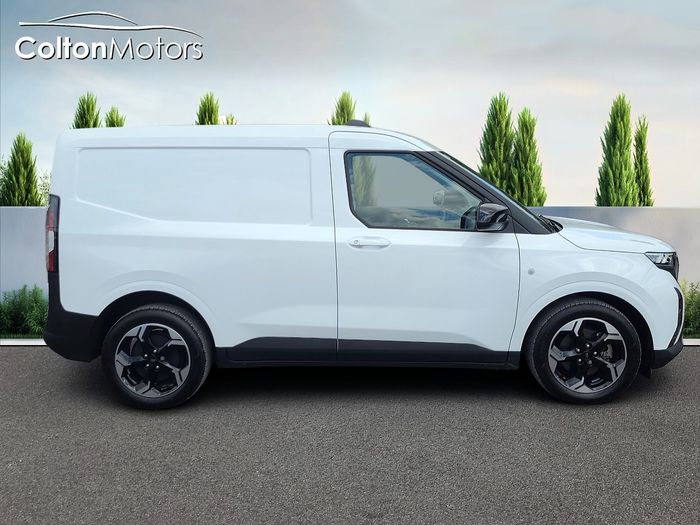 Ford TRANSIT COURIER 2026