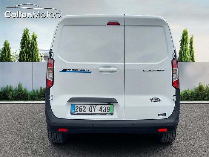 Ford TRANSIT COURIER 2026