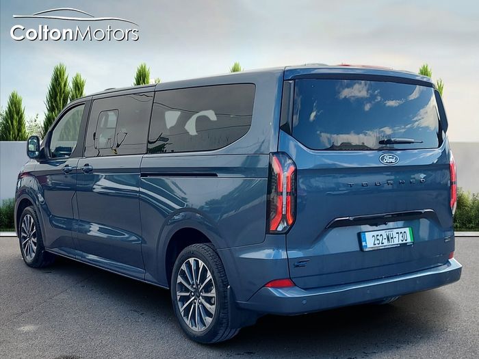 Ford Tourneo Custom 2025