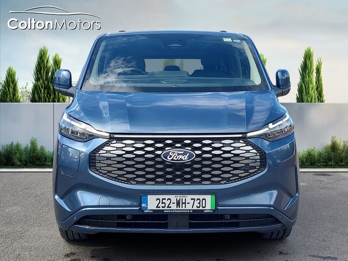 Ford Tourneo Custom 2025