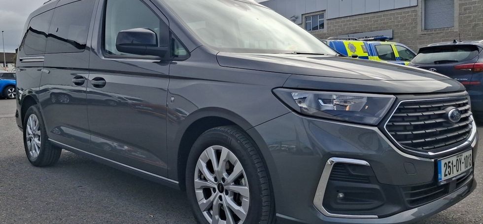 Ford TOURNEO CONNECT 2025
