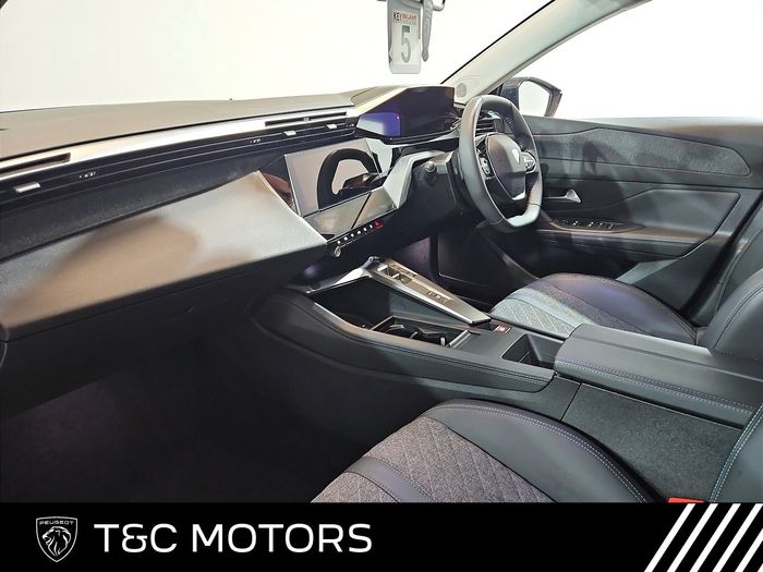 Peugeot 408 2023