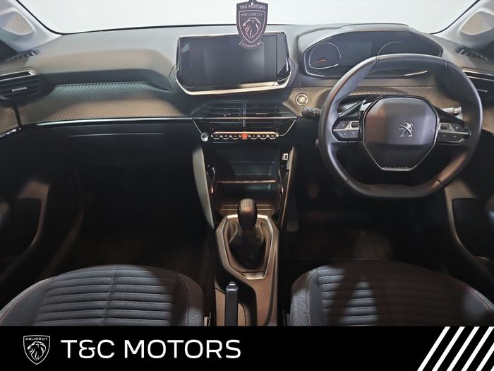 Peugeot 208 2021