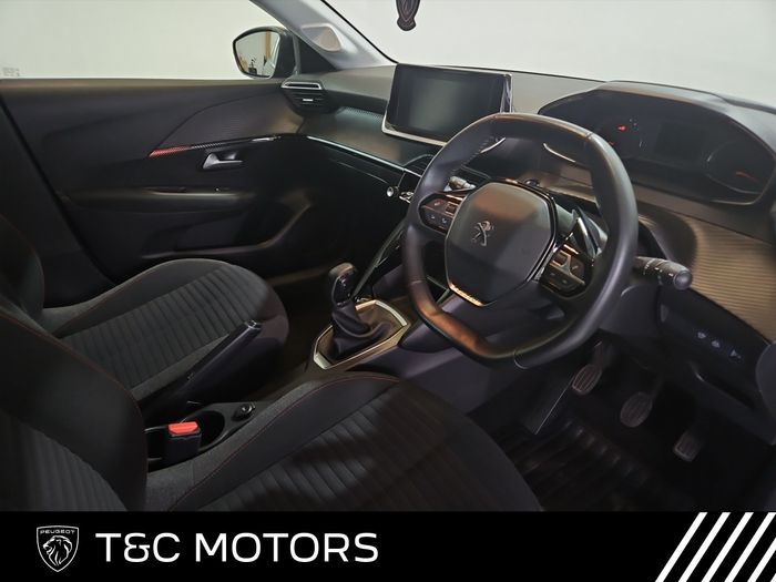 Peugeot 208 2021