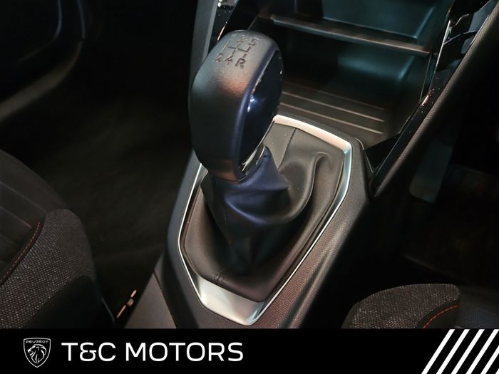 Peugeot 208 2021