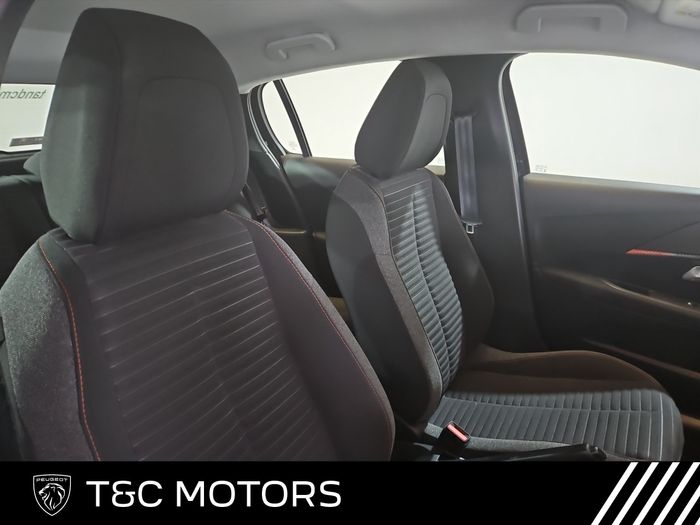 Peugeot 208 2021