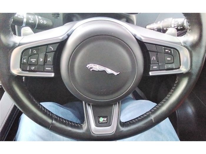 Jaguar F- PACE 2020