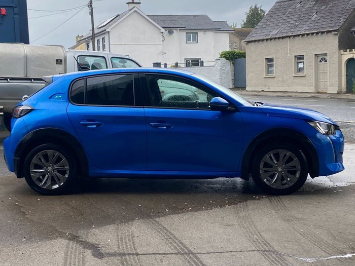 Peugeot 208 2021