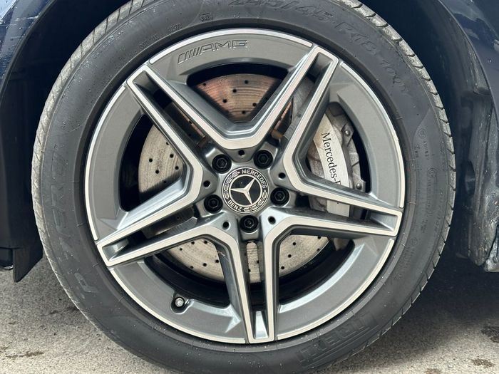 Mercedes-Benz E-Class 2022