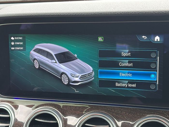 Mercedes-Benz E-Class 2022