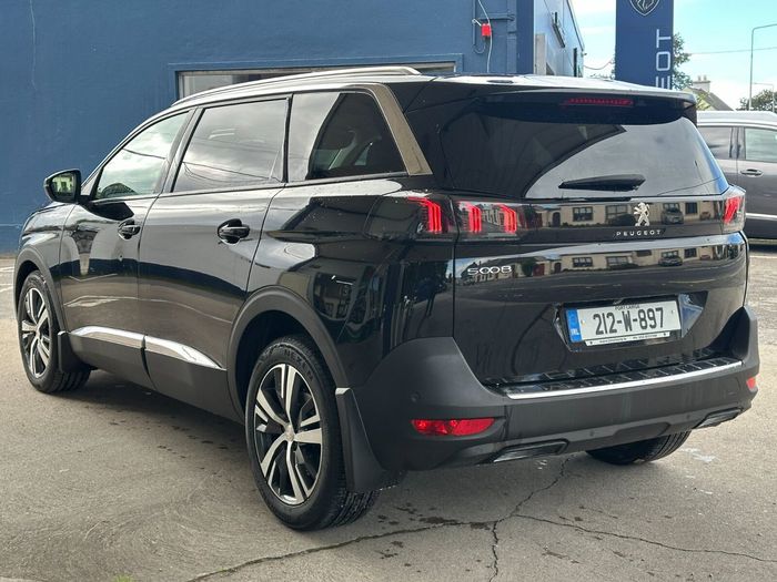 Peugeot 5008 2021