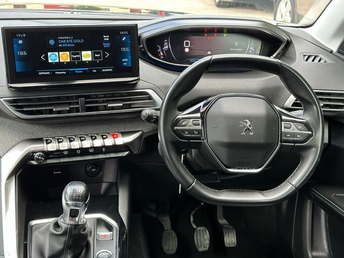 Peugeot 5008 2021