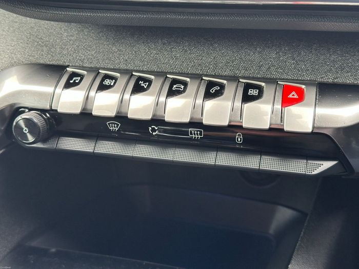 Peugeot 5008 2021