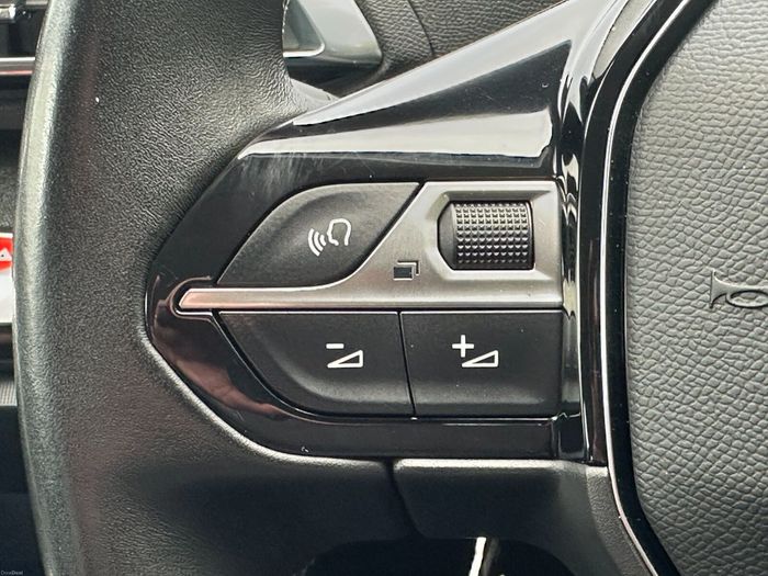 Peugeot 5008 2021