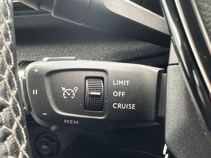 Peugeot 5008 2021