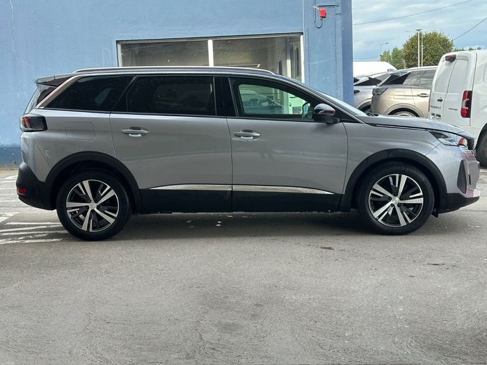 Peugeot 5008 2025