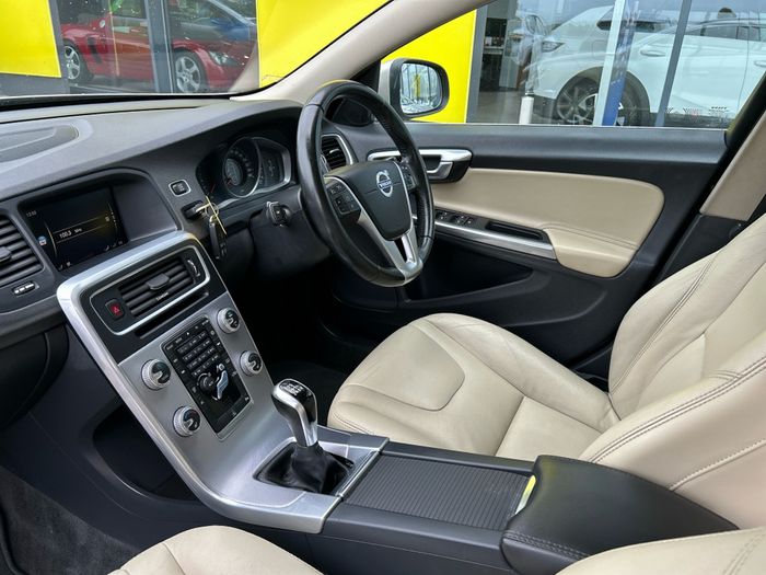 Volvo V60 2017