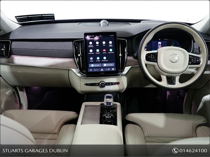 Volvo XC90 2025