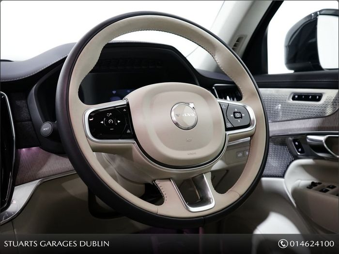 Volvo XC90 2025