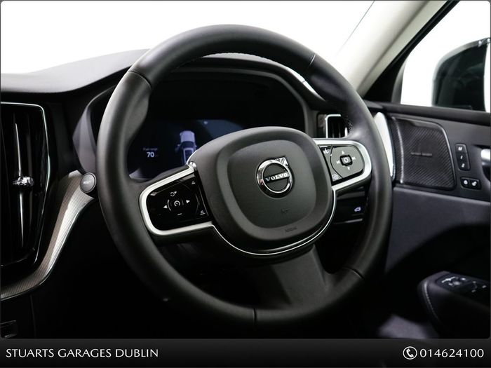 Volvo XC60 2025