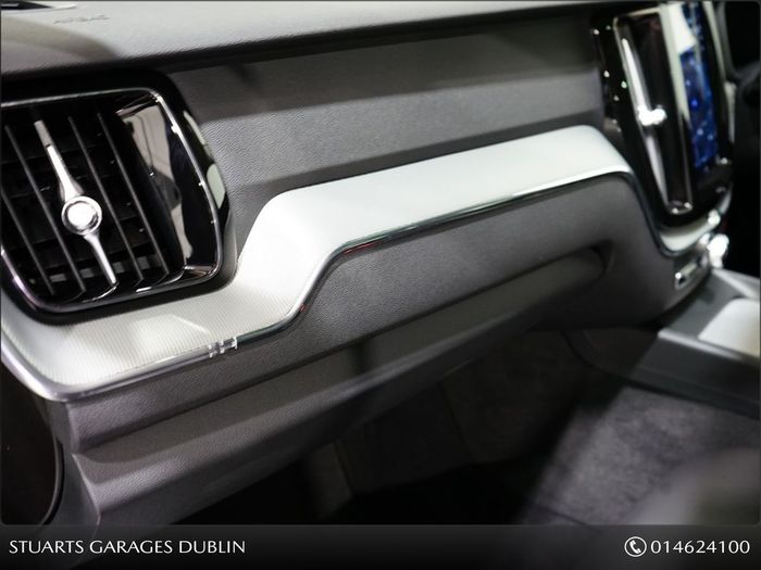 Volvo XC60 2025