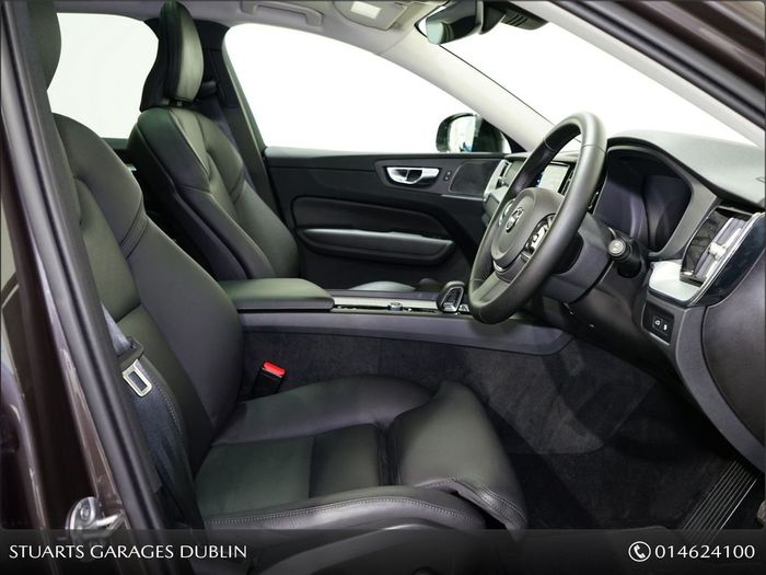 Volvo XC60 2025