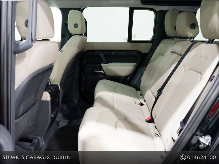 Land Rover Defender 2023