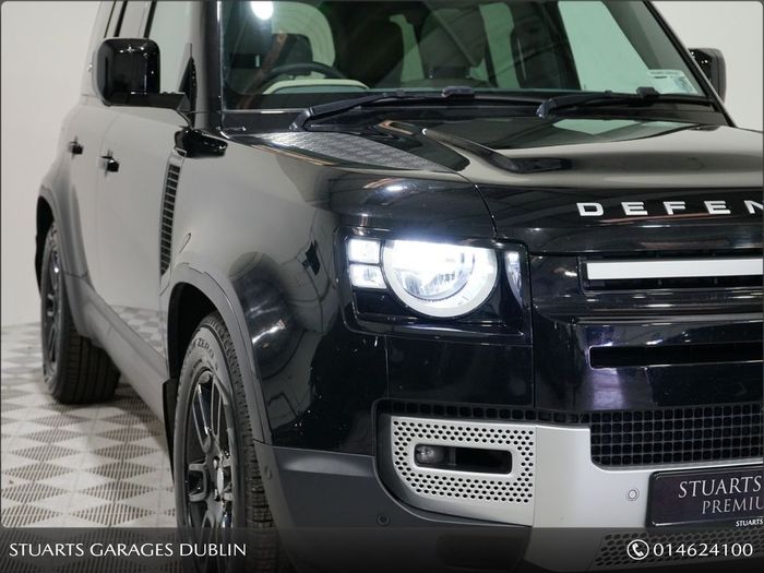 Land Rover Defender 2023