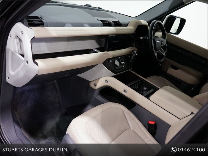 Land Rover Defender 2023