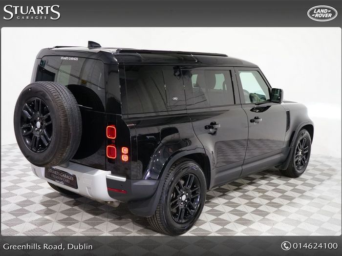Land Rover Defender 2023