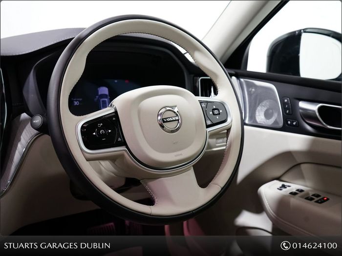 Volvo XC60 2025