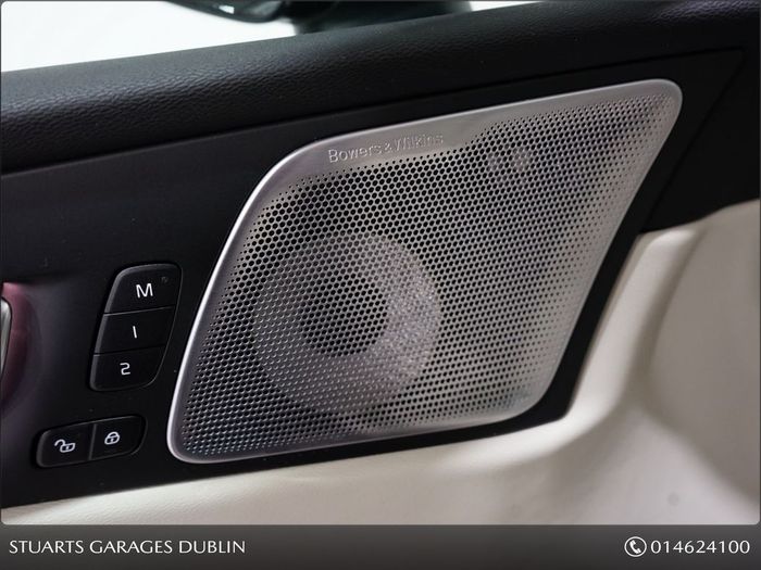 Volvo XC60 2025