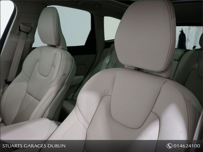 Volvo XC60 2025