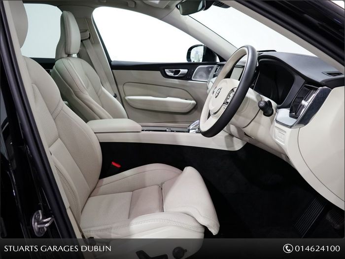 Volvo XC60 2025