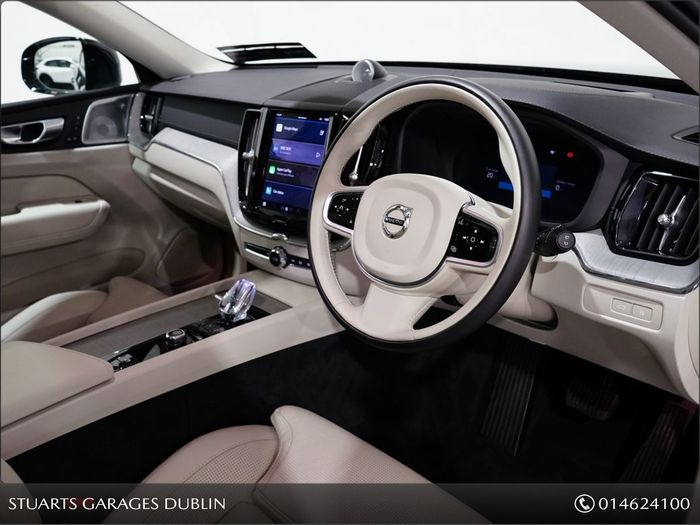 Volvo XC60 2025