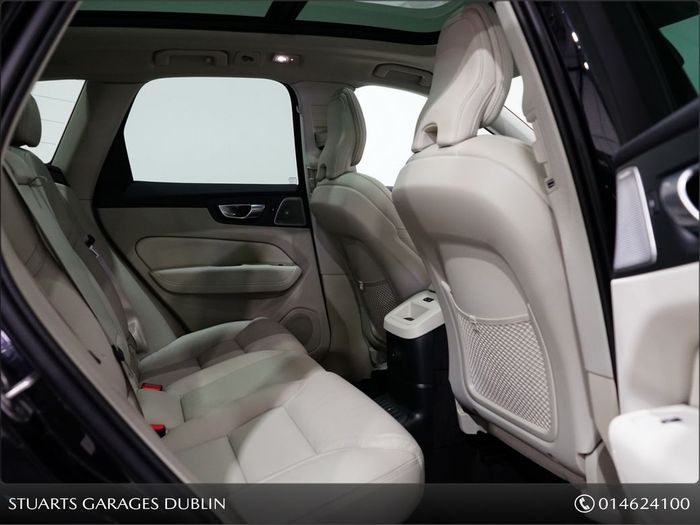 Volvo XC60 2025