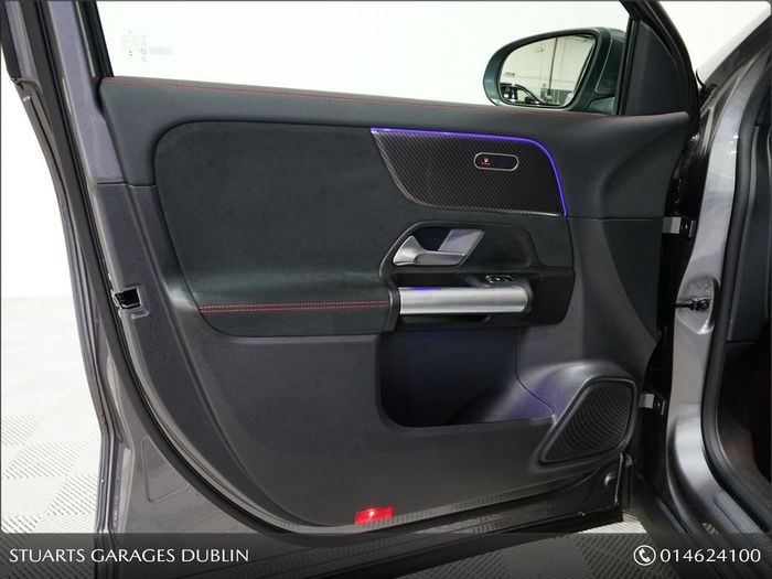 Mercedes-Benz GLA Class 2025