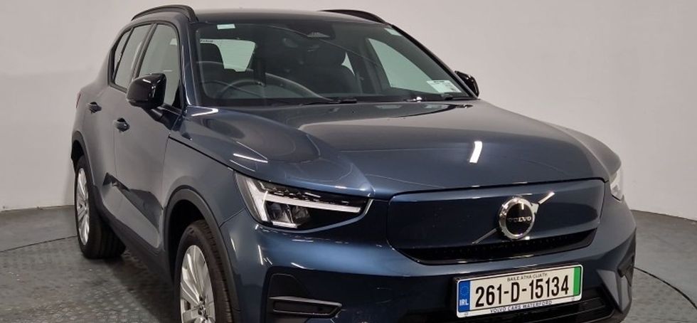 Volvo EX40 2026