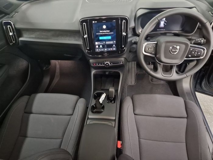 Volvo EX40 2026