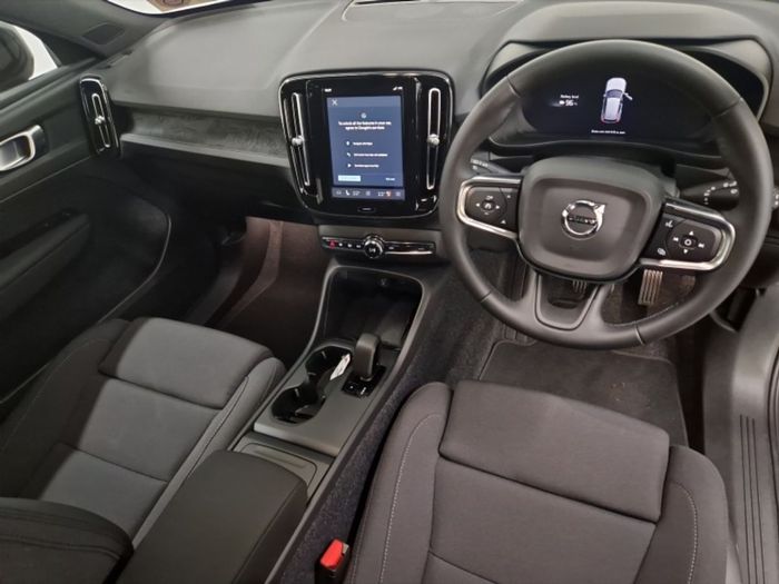 Volvo EX40 2026