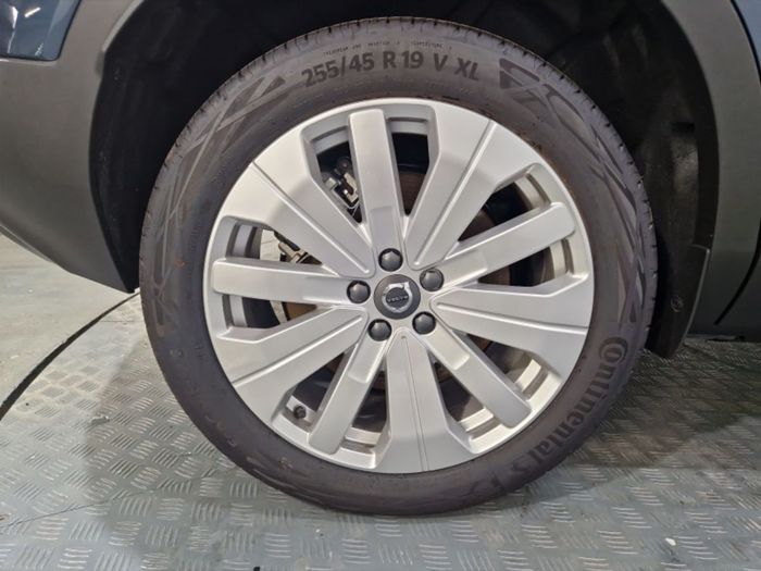 Volvo EX40 2026
