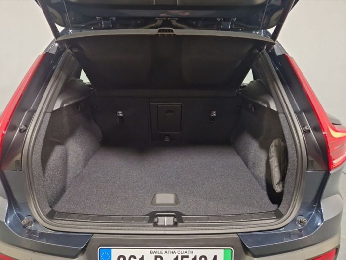 Volvo EX40 2026