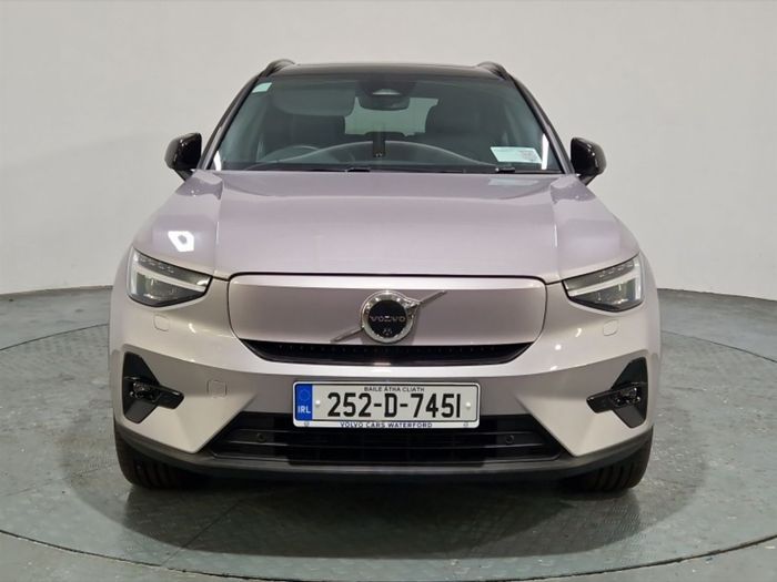 Volvo EX40 2025