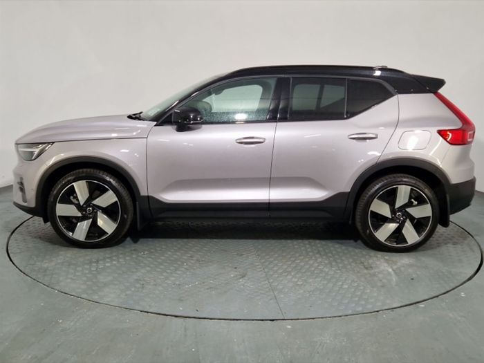 Volvo EX40 2025